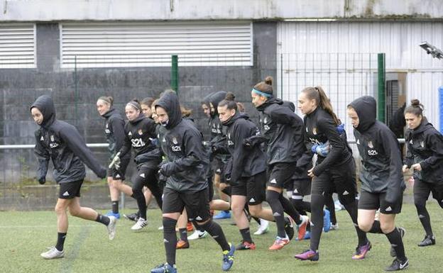 Entrenamiento de la Real Sociedad femenino el pasado noviembre. /PEDRO MARTÍNEZ