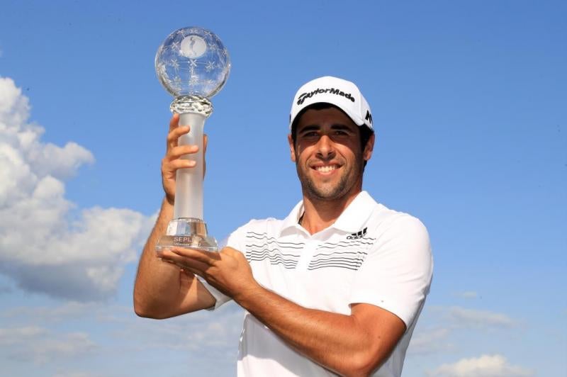 Otaegui posa con el trofeo