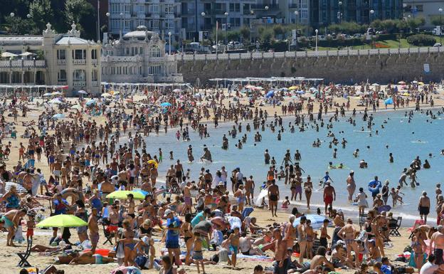 La playa de La Concha, ayer.