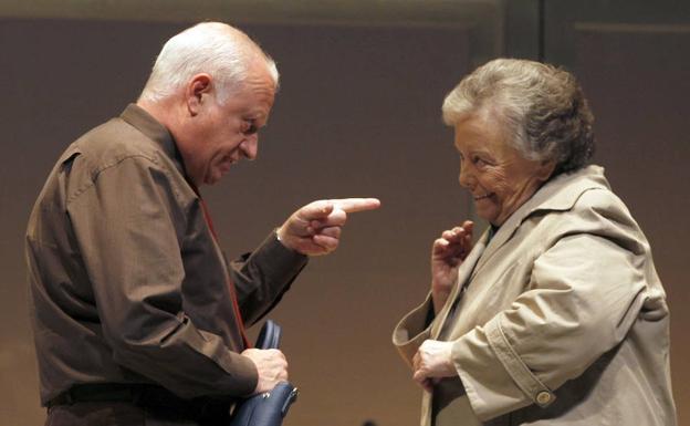 La actriz María Galiana, junto a Juan Echanove, en la gira 'Conversaciones con mamá'