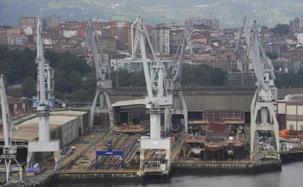 Vista general de los astilleros de La Naval en Sestao.