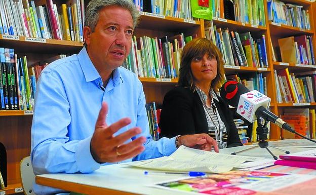 Pedro Alegre y Josune Gomez presentaron el programa.