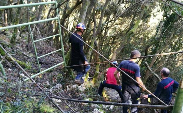 Labores de rescate del accidentdo./Bomberos de Euskadi