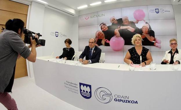 La rueda de prensa celebrada en la Diputación de Gipuzkoa./Arizmendi