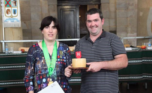 Puy Arrieta y Jon Etxebarria, ganadores en 2012 y 2015, campeones de campeones tras el certamen que se ha celebrado en Ordizia./Josetxo Marin