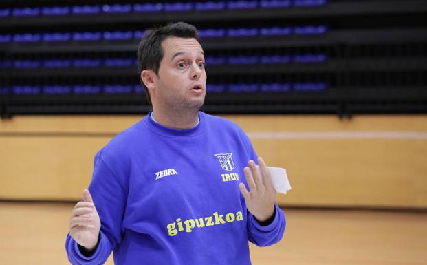 Jacobo Cuétara entrenador del Bidasoa. /Fraile