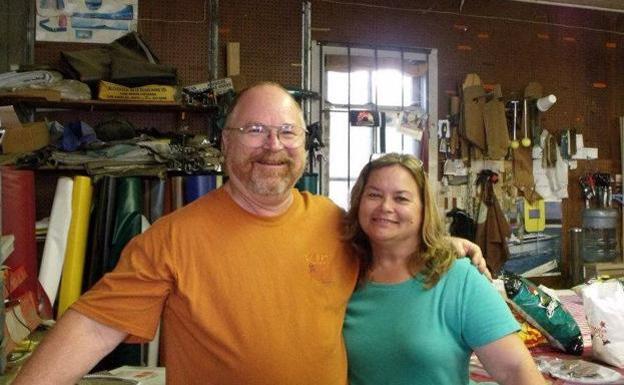 El matrimonio Holcombe: Bryan, de 60 años, y Karla, de 58.
