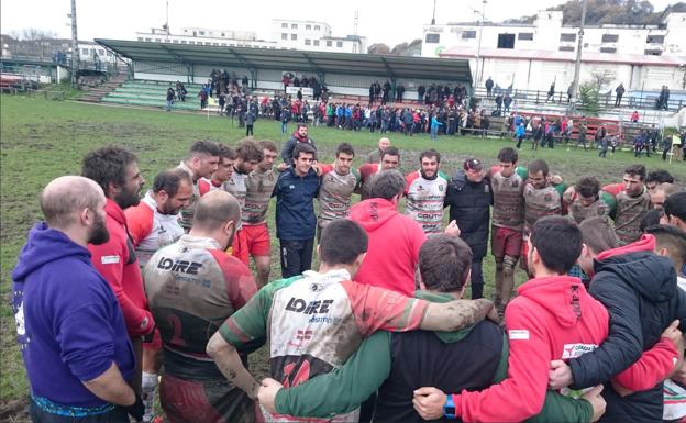 El Herani celebra la victoria al concluir el encuentro/@hernanirugby