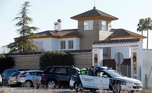 Muere un atracador sorprendido por la Guardia Civil en el robo a una vivienda en Sevilla