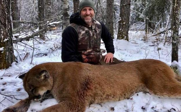 Los internautas arremeten contra un presentador que caza y cocina un puma