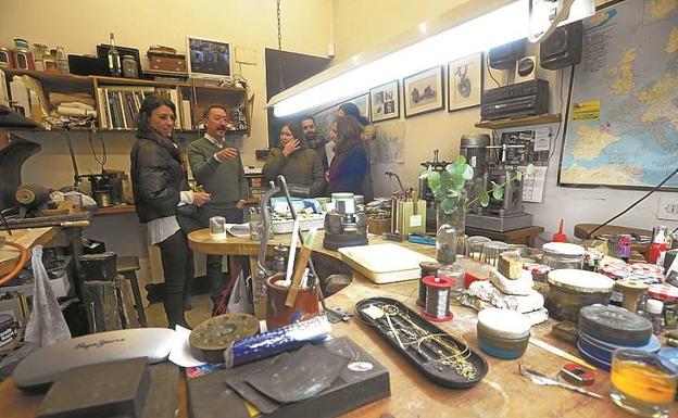 Los ‘secretos’ de la joyería Munoa, al descubierto en el recorrido.