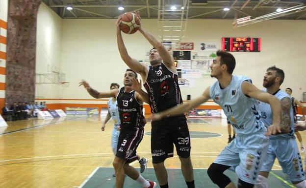 Partido de entre el Sammic Iraurgi y el Cafés Candela Bregona./ARIZMENDI