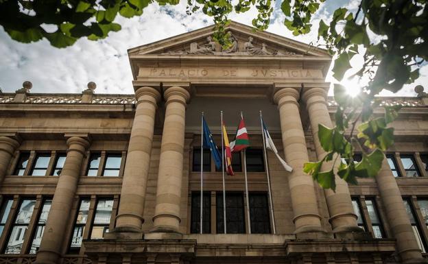 La Fiscalía de Gipuzkoa pide 8 años para un acusado de dejar ciego de un ojo a un hombre de un golpe con un vaso