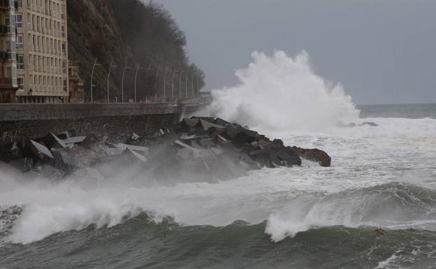 La ciclogénesis 'Hugo' trae viento, oleaje y lluvias generalizadas para este fin de semana