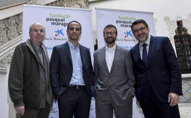 Los científicos Camí, Gispert y Molinuevo, con Font, director de investigación de la Fundación La Caixa (a la derecha)./FUNDACIÓN MARAGALL