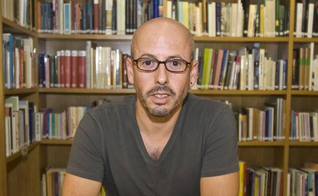 ‘Inurri4k’ saileko liburuen egilea, Pere Tobaruela/Wikipedia