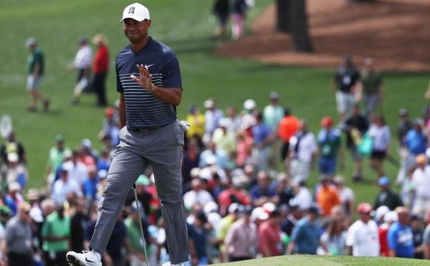 Tiger Woods saluda al público./EFE