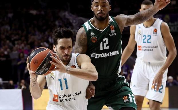 Campazzo, durante el partido ante el Panathinaikos de la fase regular de la Euroliga disputado en el Wizink Center. /Mariscal (Efe)