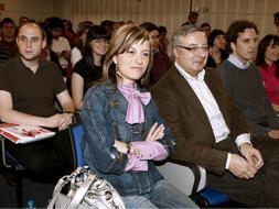 La ministra de Igualdad, Bibiana Aído, y el secretario de Organización del PSOE, José Blanco, durante la apertura del Comité Federal de las Juventudes Socialistas (JSE). /EFE/