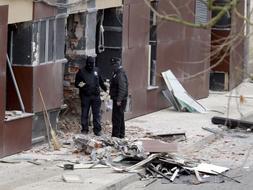 Imagen de la sede del PSE en Lazka tras el atentado. / Efe/