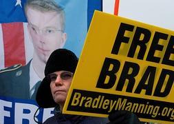 Protesta en favor de la libertad de Bradley Manning. / Mladen Antonov (Afp)/