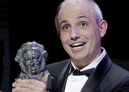 Pablo Berger recoge el Goya a la Mejor Película. / Efe/