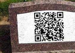 Códigos QR en las lápidas. / Vídeo: J.Forés / P.Sánchez/