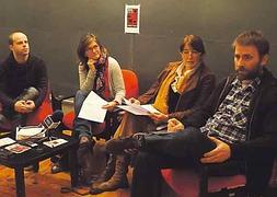 Javier Ibarguren, Leticia Eizaguirre, Arantxa Berazadi y el concejal Gari Berasaluze. :: ETXEBERRIA/