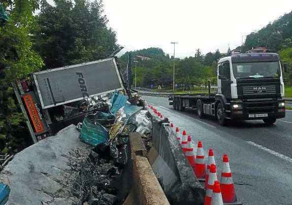 El Camionero Que Provoc El Accidente Mortal De Villabona Recorri