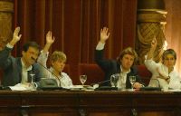 El Pleno donostiarra pide a Fomento la ampliación de la pista del aeropuerto/