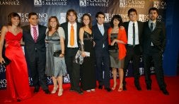 El equipo de los Informativos de Punto Radio recogió su galardón./