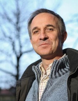 Dedicado a la enseñanza, desea desterrar mitos a base de información. /LOBO ALTUNA/