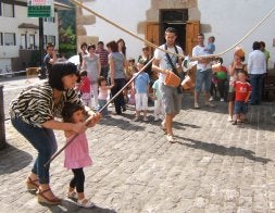 Los niños absorven las conductas y actitudes que acompañan a las palabras. /M.G./