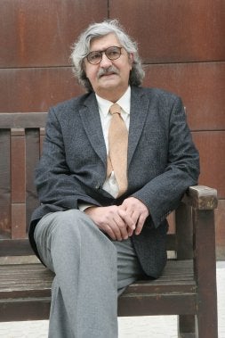 Luis Vicente Elías, en la Facultad de Filosofía de la UPV. /AYGÜES/