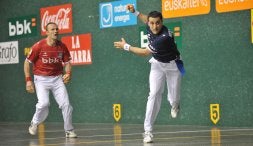 Tanto Sebastian Gonzalez como Juan Martínez de Irujo emplearon el juego de aire en multitud de ocasiones. Es su estilo en el mano a mano. /JOSÉ MARI LÓPEZ/