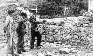 LUGAR DEL CRIMEN. Marcelino Oreja y Dagoberto Resusta fueron asesinados cuando se disponían a saltar esta cerca. /EUSKO IKASKUNTZA/