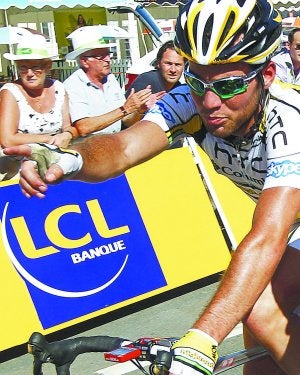 Caída. Cavendish tampoco tuvo fortuna ayer y se vio envuelto en una caída al final. ::
EFE/