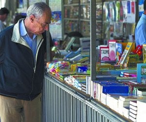 La Feria del Libro y Disco se clausura mañana. ::
DE LA HERA/