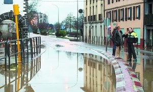 El objetivo es evitar situaciones como la de la imagen, tomada en las inundaciones de 2009. :: DE LA HERA/