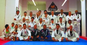 Equipo de Gracie Barra Donostia, en el local del Paseo Colón./