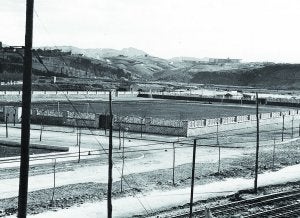 Panorámica del campo de fútbol de Amara desde el paseo de Errondo. ::
KUTXA/