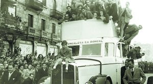 La Roncalesa en Donostia, un día de celebración en la capital guipuzcoana. ::
FOTOTEKA KUTXA/