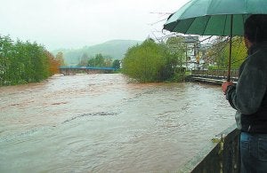 Doneztebe. Sufrió la crecida del río, y el agua llegó a inundar diversas bajeras próximas a las orillas del Baztan. Lo mismo ocurrió en Narbarte./