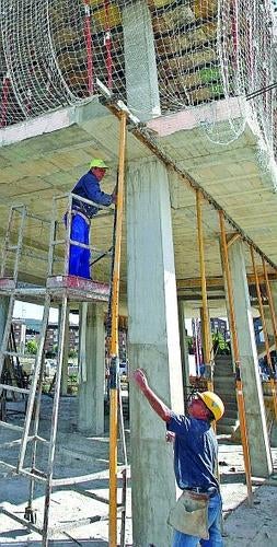 Trabajos en una obra ajena a la información. :: ABELINO GÓMEZ/
