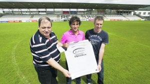 Ricardo García, Imanol Idiakez e Iñaki Berruet, en la presentación del entrenador, ayer en el Stadium Gal. :: F. DE LA HERA/