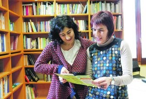 Markeskua. Ane Sarasua y Mari Karmen Menika presentaron los cursos de primavera. ::
FÉLIX MORQUECHO/