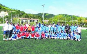 El fútbol femenino pisa fuerta esta temporada con los equipos del Tolosa CF, como estas alevines./