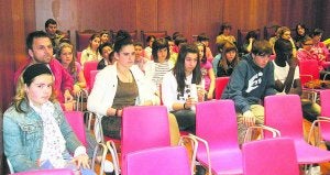 Ikasleak oso datu interesgarriak eta galdera zuzenak ekarri zituzten 'Tokiko Agenda XXI'eko bilkura berezira./
