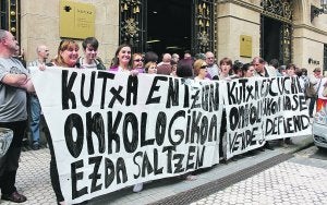 Los trabajadores de Onkologikoa temen que «se desmantele» el centro sanitario