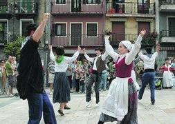 Udaberri eta Argentinako dantzarien emanaldi berezia gaur eguerdian